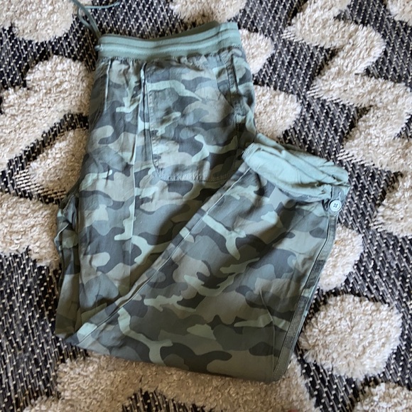 Maurices Camo Pants Size 4w 